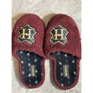 Harry Potter Hogwarts Crest Slippers Cozy Maroon Women 6-9 Male 5-8